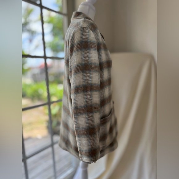 Plaid Over-Sized Blazer - Picture 4 of 9